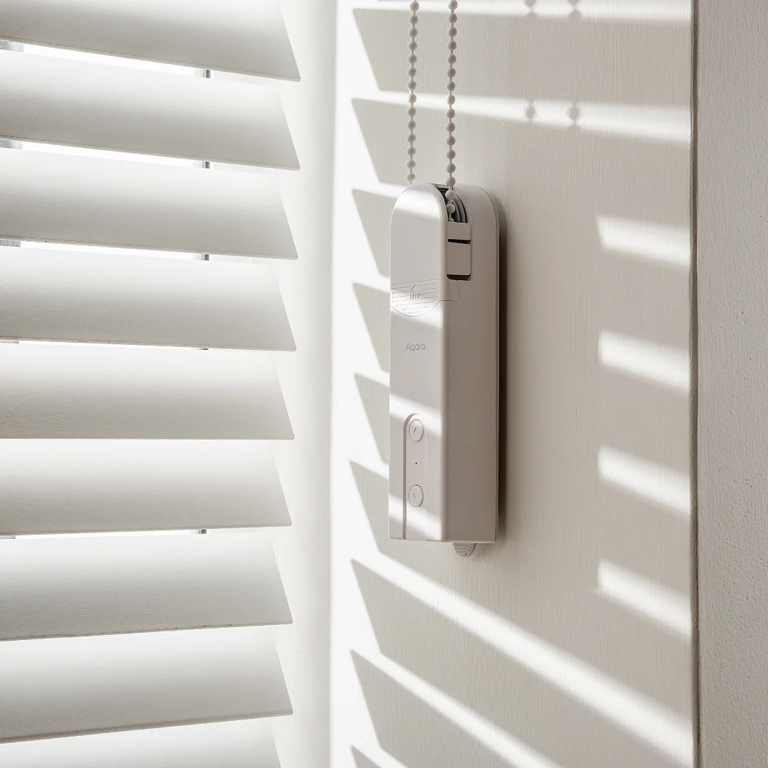 Blinds, curtains & shading